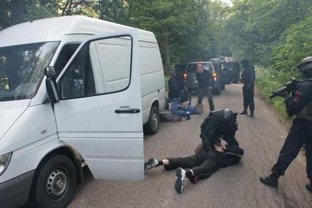 Elbląg, Policjanci zatrzymali sprawców na drodze do Suchacza
