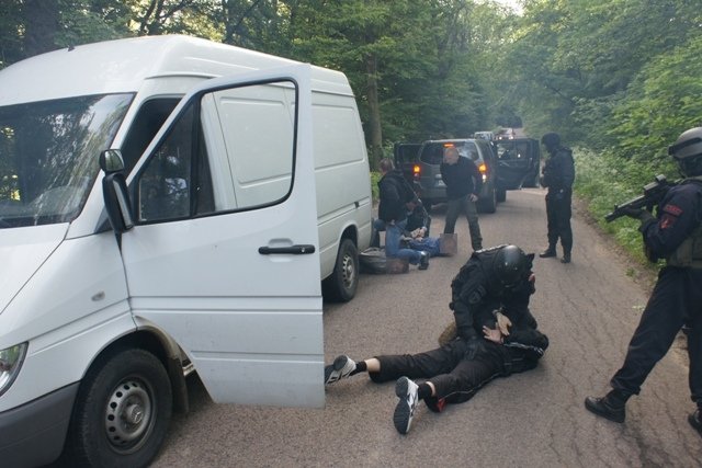 Elbląg, Policjanci zatrzymali sprawców na drodze do Suchacza Elbląg, Policjanci zatrzymali sprawców na drodze do Suchacza