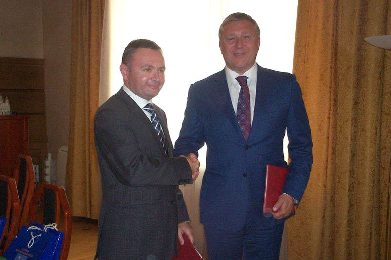 Elbląg, Grzegorz Nowaczyk, prezydent Elbląga i Aleksander Jaroszuk, mer Kaliningradu odnowili porozumienie o współpracy między miastami podpisane 18 lat temu