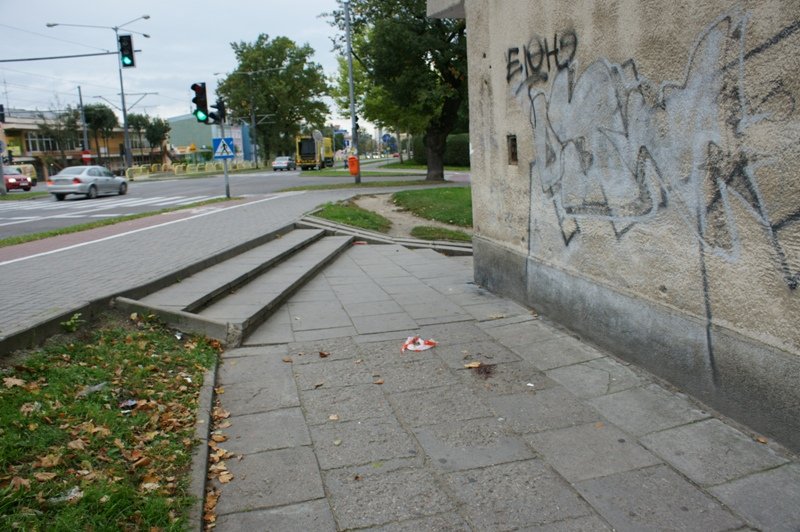 Elbląg, Ciało 28-latka leżalo na chodniku w pobliżu skrzyżowania ul. Płk. Dąbka i Pionierskiej