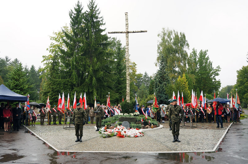 Elbląg, Uroczystości rocznicowe odbyły się pod Krzyżem Katyńskim