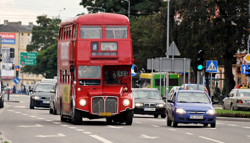 Elbląg, Angielski autobus można było zauważyć m.in. na ul. Hetmańskiej