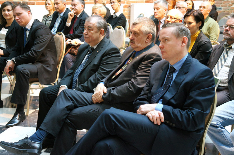 Elbląg, Od prawej: Krzysztof Ciuła, wiceprezydent Elbląga Janusz Hajdukowski oraz prezydent Jerzy Wilk