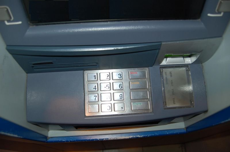 Elbląg, Skimmerzy montowali na bankomatach nakladki, które zczytywały dane z kart