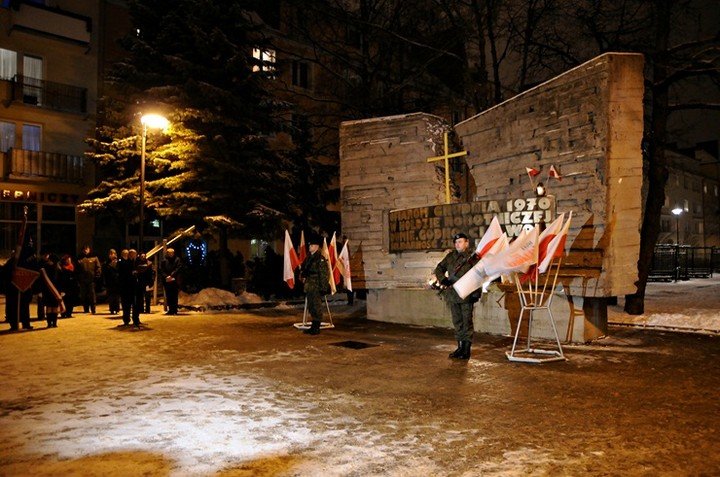 Elbląg, Uroczystości rocznicowe rozpoczną się o godz. 19 przed Pomnikiem Ofiar Grudnia 70