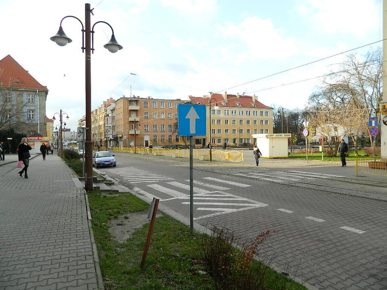 Elbląg, A znak jak stał tak stoi... Elbląg, A znak jak stał tak stoi...