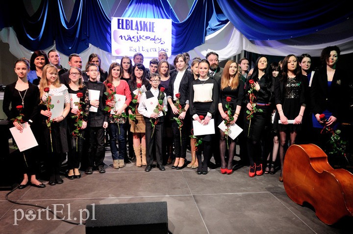 Elbląg, Laureaci nagród kulturalnych i stypendyści podczas gali w 2013 r.