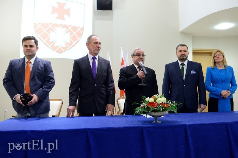 Elbląg, Leonard Krasulski (w środku) prezentował podczas spotkania kandydatów PiS do europarlamentu