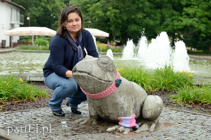 Elbląg, Żaba w nowej garderobie autorstwa Moniki Kaszubskiej-Grajkowskiej Elbląg, Żaba w nowej garderobie autorstwa Moniki Kaszubskiej-Grajkowskiej