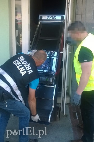Elbląg, Celnicy konfiskują automaty do gry Elbląg, Celnicy konfiskują automaty do gry