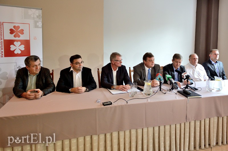 Elbląg, Witold Wróblewski (czwarty od prawej) po raz kolejny kandyduje na prezydenta Elbląga