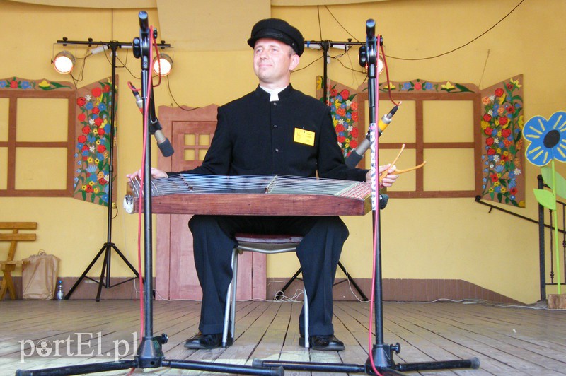 Elbląg, Piotr Krupski podczas 37. Międzynarodowego Jarmarku Folkloru w Węgorzewie (Kazimierz Zajko)