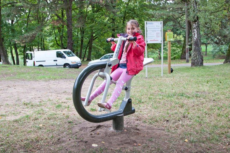 Elbląg, W ramach Budżetu Obywatelskiego w Parku Modrzewie powstał nowy plac zabaw