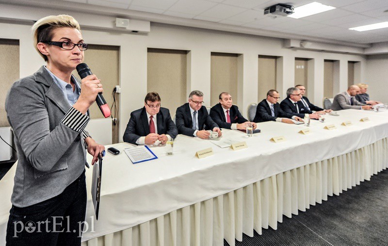 Elbląg, Debatę pozarządową z kandydatami prowadziła Małgorzata Woźna