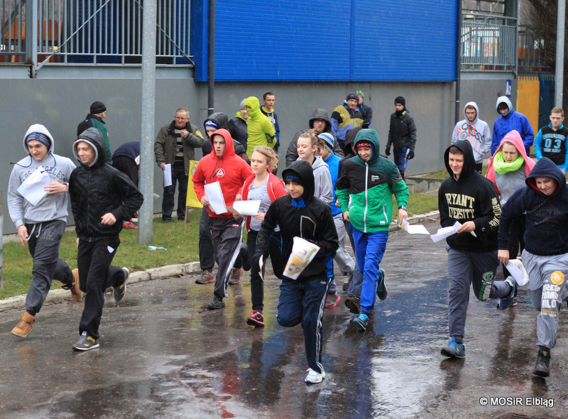 Elbląg, Z mapami wokół stadionu biegali sami twardziele