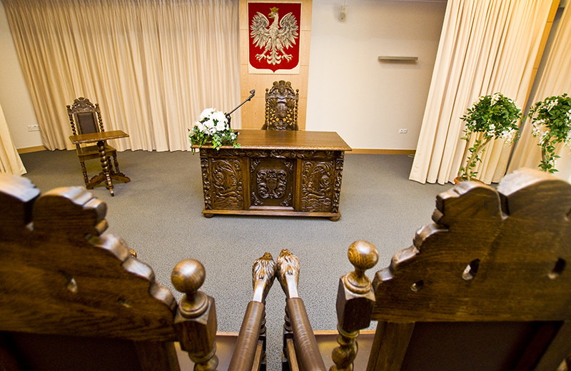Elbląg, Tak wygląda sala Urzędu Stanu Cywilnego, mieszcząca się w Ratuszu Staromiejskim, w której udzielane są śluby Elbląg, Tak wygląda sala Urzędu Stanu Cywilnego, mieszcząca się w Ratuszu Staromiejskim, w której udzielane są śluby