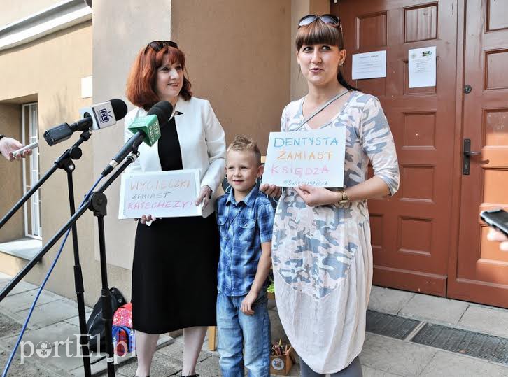 Elbląg, Od lewej: Małgorzata Prokop- Paczkowska, Timur oraz jego mama - Angelika Skoczylas Elbląg, Od lewej: Małgorzata Prokop- Paczkowska, Timur oraz jego mama - Angelika Skoczylas