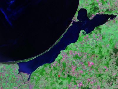 Elbląg, Zalew Wiślany i Mierzeja Wiślana - zdjęcie satelitarne Landsat Elbląg, Zalew Wiślany i Mierzeja Wiślana - zdjęcie satelitarne Landsat