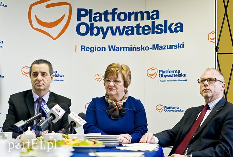 Elbląg, Od lewej: Jerzy Wcisła, Elżbieta Gelert, Jacek Protas Elbląg, Od lewej: Jerzy Wcisła, Elżbieta Gelert, Jacek Protas