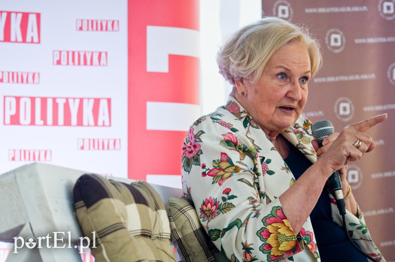 Elbląg, - Dzisiaj w Polsce zaczynamy nadawać słowom nowe znaczenia, które nie wynikają z porządku europejskiego - mówiła Ewa Łętowska Elbląg, - Dzisiaj w Polsce zaczynamy nadawać słowom nowe znaczenia, które nie wynikają z porządku europejskiego - mówiła Ewa Łętowska