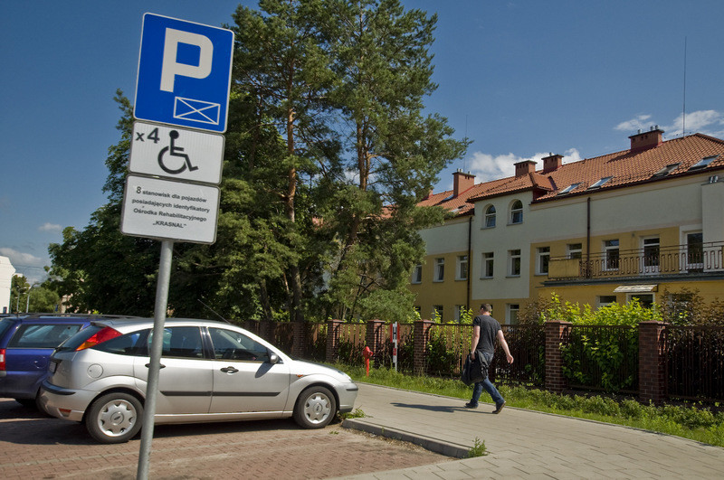 Elbląg, Krasnal doczekał się parkingu Elbląg, Krasnal doczekał się parkingu