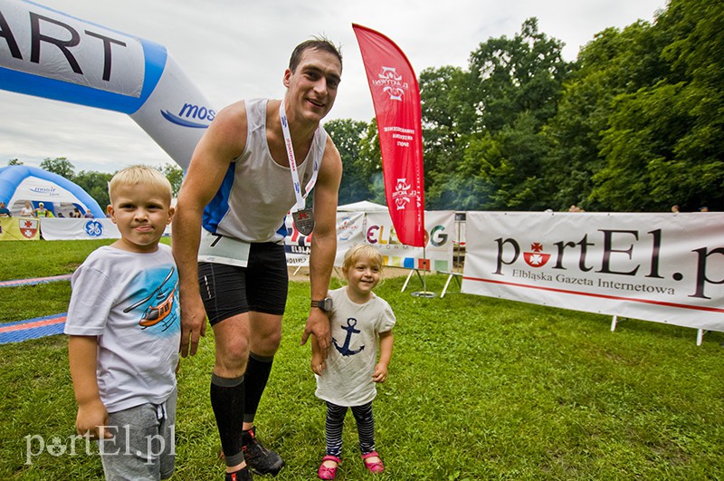 Elbląg, Zwycięzca na dystansie 50km, Jerzy Pawlyta, wbiegł na metę z dwójką dzieci na rękach. Miał tylko lekką zadyszkę