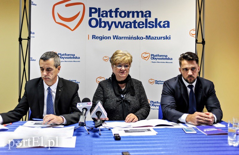 Elbląg, Od lewej: Jerzy Wcisła, Elżbieta Gelert i Piotr Cieśliński Elbląg, Od lewej: Jerzy Wcisła, Elżbieta Gelert i Piotr Cieśliński
