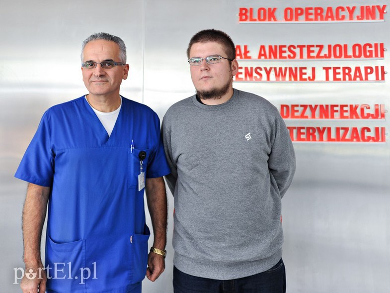 Elbląg, Doktor i jego pacjent: neurochirurg Safwan Bayassi i 26-letni Tomasz Cykanowicz