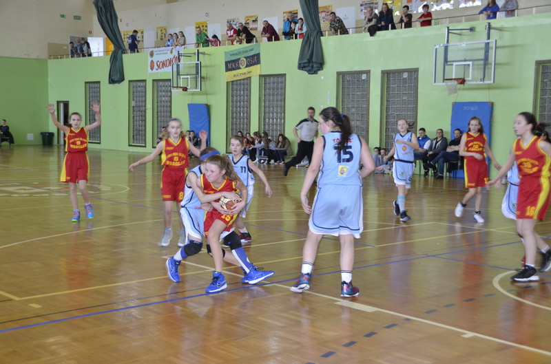 Elbląg, Jedną z dziedzin, w której rywalizowali uczniowie z całego województwa, była koszykówka