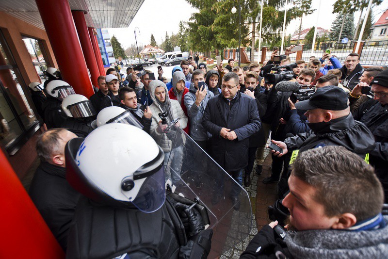 Elbląg, Dostępu do EUH-E bronili policjanci