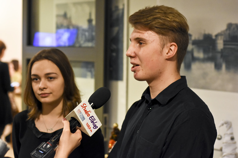 Elbląg, Bartłomiej Sarkowski oraz Natalia Brzozowska to młodzi wolontariusze Elbląg, Bartłomiej Sarkowski oraz Natalia Brzozowska to młodzi wolontariusze