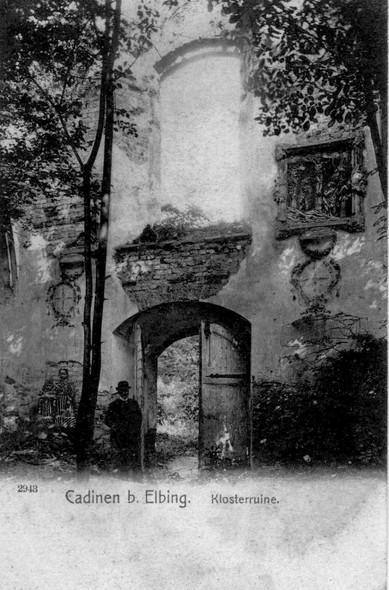 Elbląg, Ruiny klasztoru przed wojną