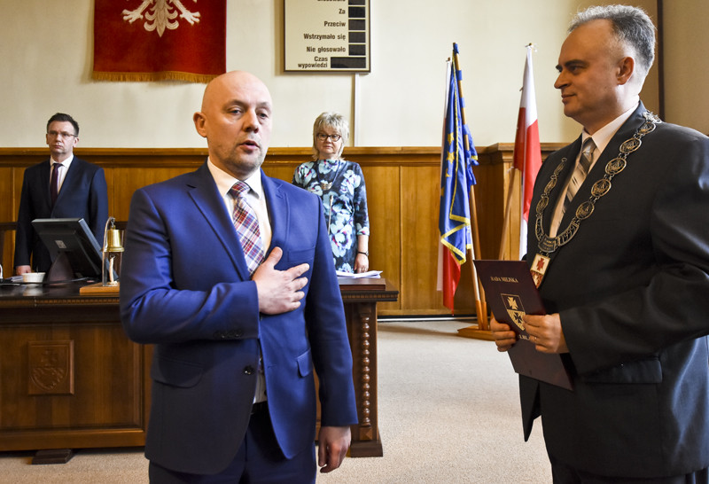 Elbląg, Jacek Perliński (PiS) jest nowym elbląskim radnym, dziś złożył ślubowanie Elbląg, Jacek Perliński (PiS) jest nowym elbląskim radnym, dziś złożył ślubowanie