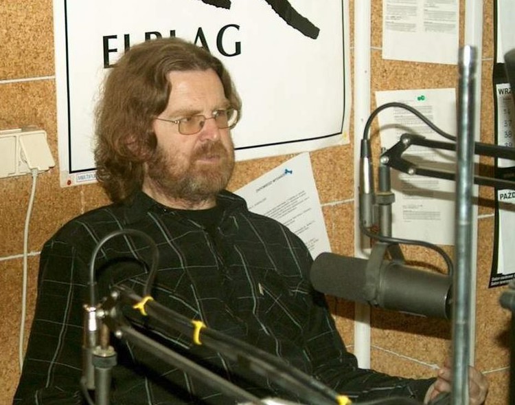 Elbląg, Janusz Jędrzejewski w studiu Radia El we wrześniu 2008 roku