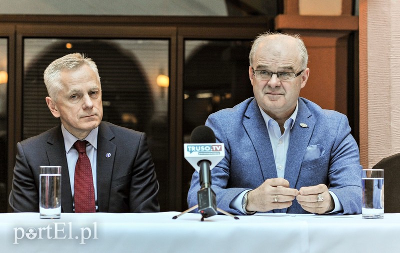 Elbląg, Nadinspektor Adam Rapacki (z lewej) i generał Waldemar Skrzypczak Elbląg, Nadinspektor Adam Rapacki (z lewej) i generał Waldemar Skrzypczak