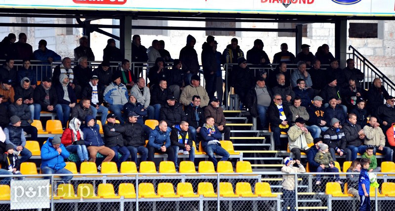 Elbląg, Piłkarze liczą na doping, te puste krzesła powinny się na stadionie zapełnić!