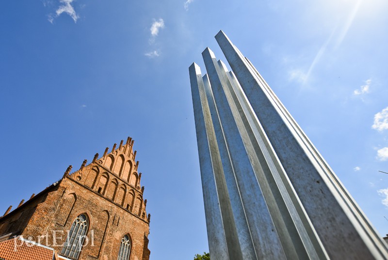 Elbląg, Forma przestrzenna została zamontowana na dziedzińcu Galerii EL Elbląg, Forma przestrzenna została zamontowana na dziedzińcu Galerii EL