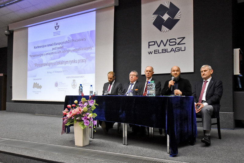 Elbląg, W debacie udział wzięli (od lewej): Marcin Mazurek, Wojciech Nowicki, Wiesław Drożdżyński, Paweł Kulasiewicz i Florian Romanowski