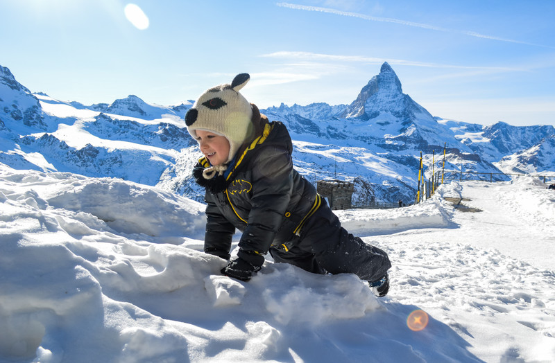 Elbląg, Igor, w tle Matterhorn, góra z opakowania czekolady Toblerone