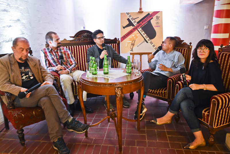 Elbląg, W dyskusji na temat popkultury wzięli udział (od lewej): Adam Rusek, Michał Pieńkowski, Bartek Chaciński, Jan Młynarski i Agata Szydłowska