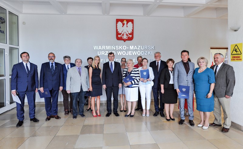 W elbląskiej delegaturze Urzędu Wojewódzkiego podpisano umowy na remont dróg z wójtami oraz burmistrzami (fot. Anna Dembińska)