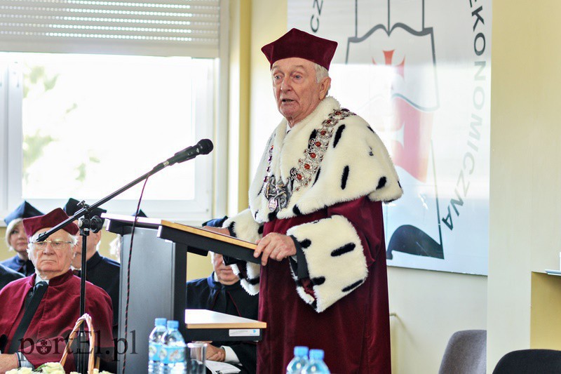 Elbląg, Rektor uczelni, prof. dr Zdzisław Dubiella
