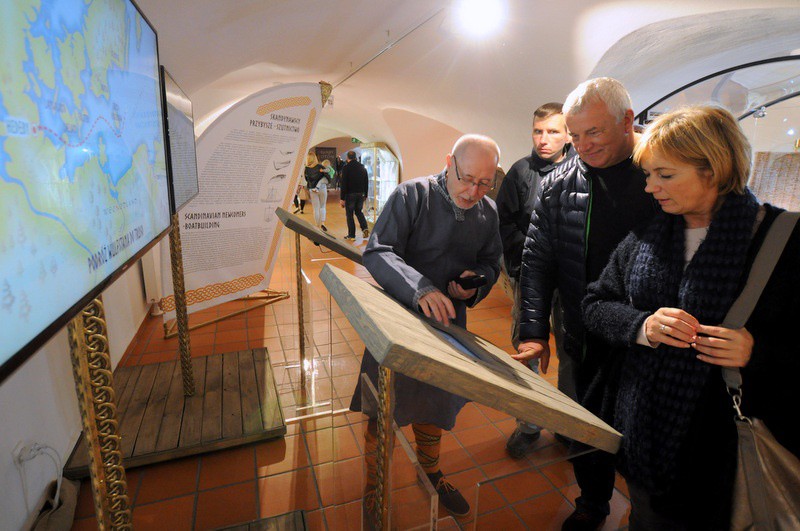 O historii wikingów opowiadał odkrywca osady Truso dr Marek JAgodziński (fot. MS)
