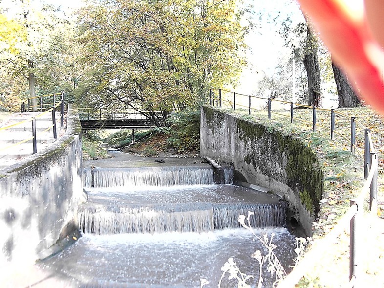 Elbląg, Wodospady w parku Dolinka, przy ul. Spacerowej