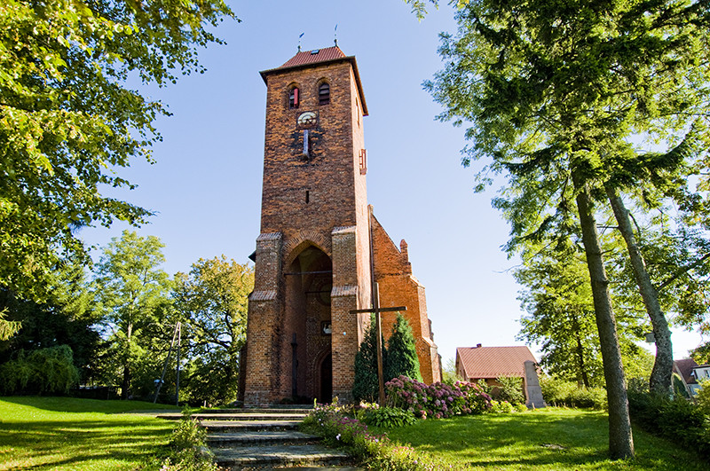 Elbląg, Pomnik stanął przy kościele w Próchniku