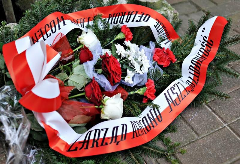 Elbląg, Kwiaty i znicze - tak wspominano 35. rocznicę wprowadzenia stanu wojennego