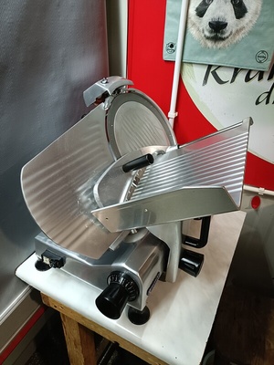 Elbląg Sprzedam krajalnicę sprawna działająca średnica ostrza 250mm firmy Royal catering cena 800zł, Skrzynki