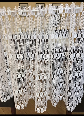 Elbląg Sprzedam białą firankę wys. 60 cm szer. 135 cm.
Cena 25 zl