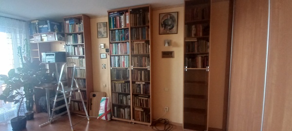 Elbląg Do oddania 4regały na książki szer. 60cm, 50cm, i dwa po 44cm, wys. 247cm.