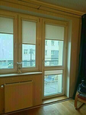 Wynajmę dużą kawalerkę z wydzieloną sypialnią i balkonem w centrum Elbląga (ul. Bałuckiego) na pierwszym piętrze.